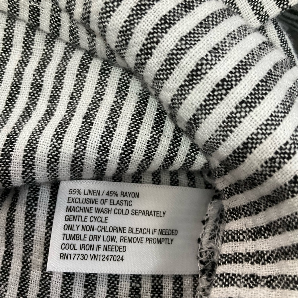 Striped Off-Shoulder Top - - Picture 8 of 8